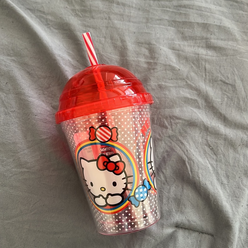 Hello Kitty cup - Picture 3 of 3